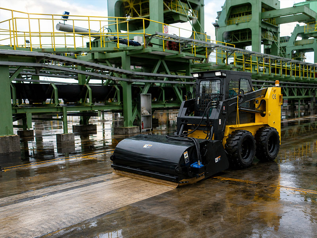 RAY-pick-up-broom-3